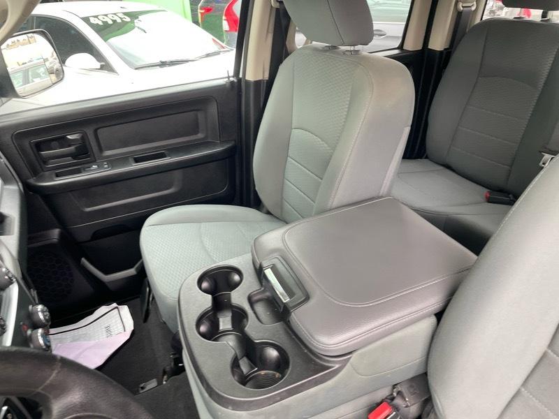 RAM 1500 Tradesman Quad Cab 4WD 2016