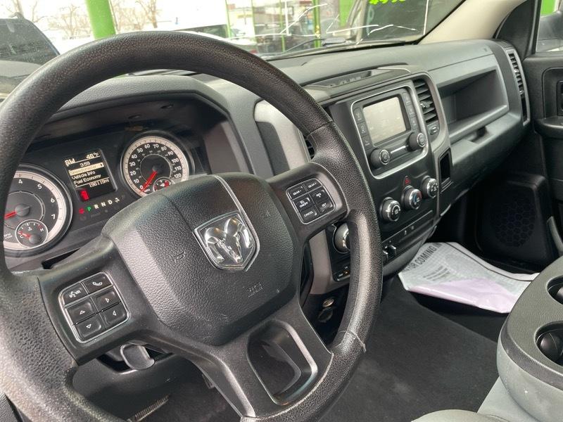 RAM 1500 Tradesman Quad Cab 4WD 2016