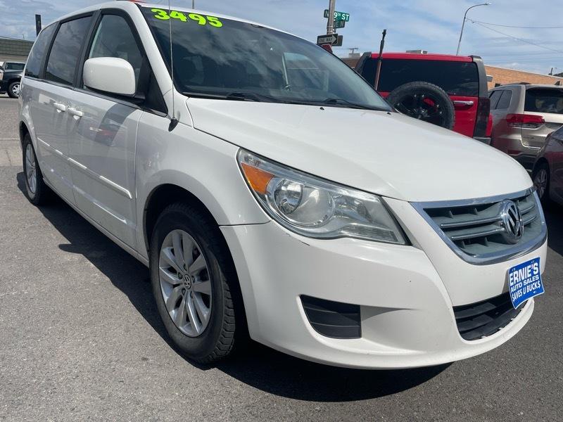Volkswagen Routan SE 2012