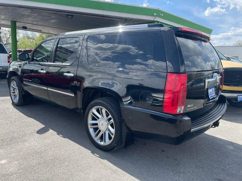 Cadillac Escalade ESV AWD Platinum 2011