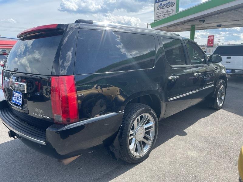Cadillac Escalade ESV AWD Platinum 2011