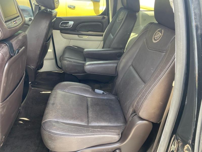 Cadillac Escalade ESV AWD Platinum 2011