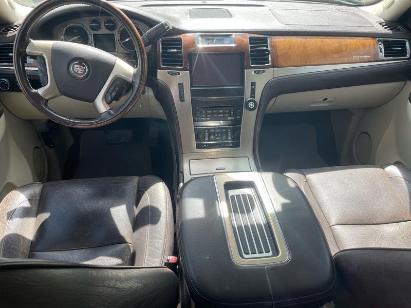 Cadillac Escalade ESV AWD Platinum 2011