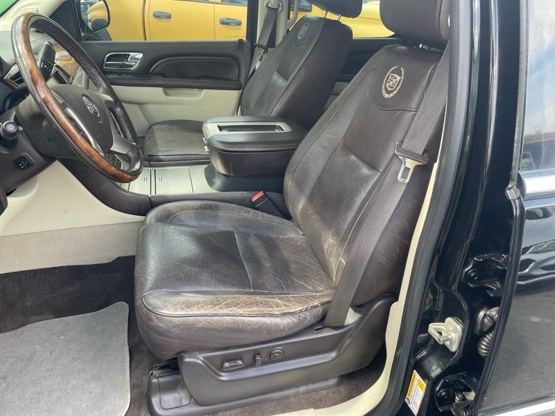 Cadillac Escalade ESV AWD Platinum 2011