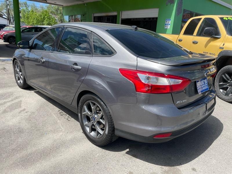 Ford Focus SE Sedan 2013