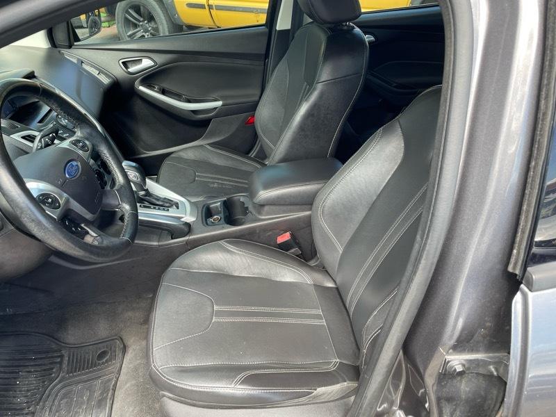Ford Focus SE Sedan 2013