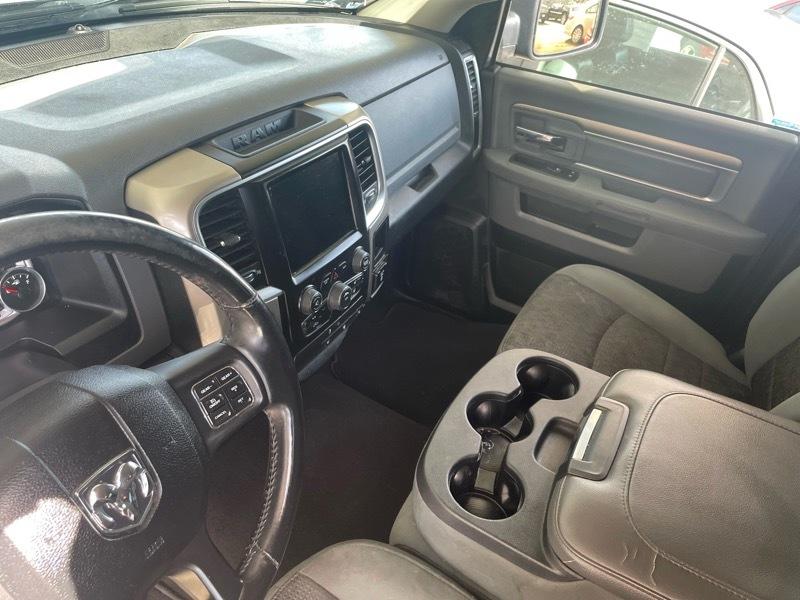 RAM 1500 SLT Quad Cab 4WD 2014