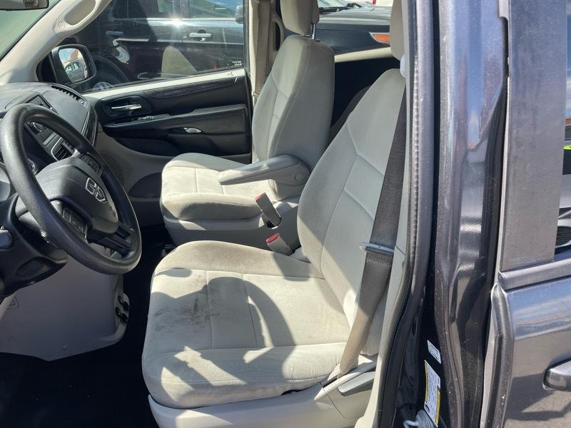 Dodge Grand Caravan SE 2012