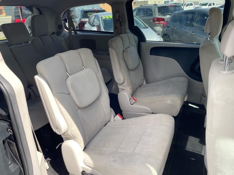 Dodge Grand Caravan SE 2012