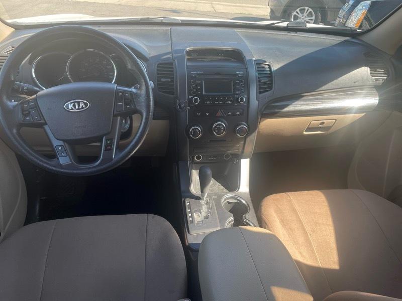 Kia Sorento LX 2WD 2011