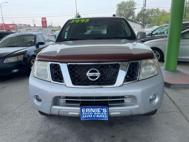 Nissan Pathfinder LE 4WD 2011