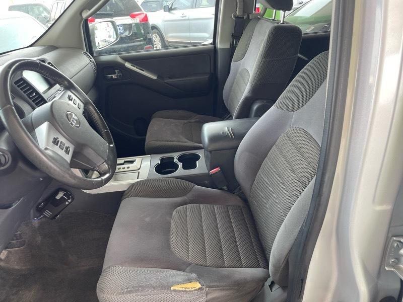 Nissan Pathfinder LE 4WD 2011