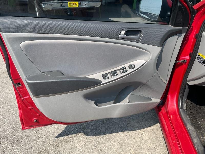 Hyundai Accent SE 4-Door 6A 2016