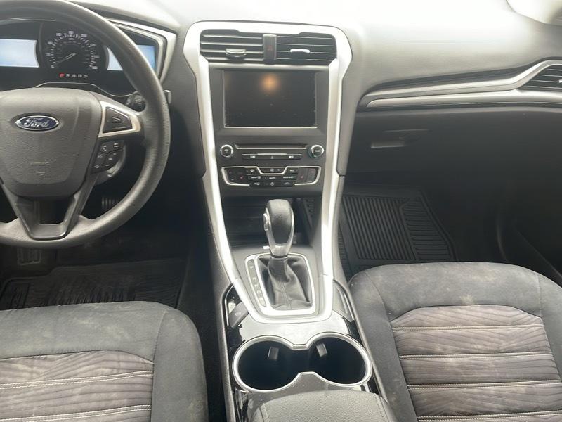 Ford Fusion SE 2016