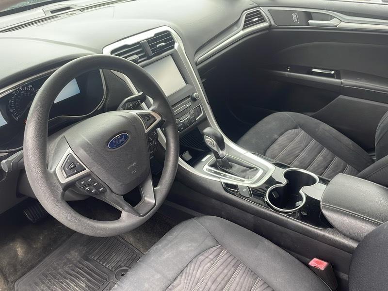 Ford Fusion SE 2016