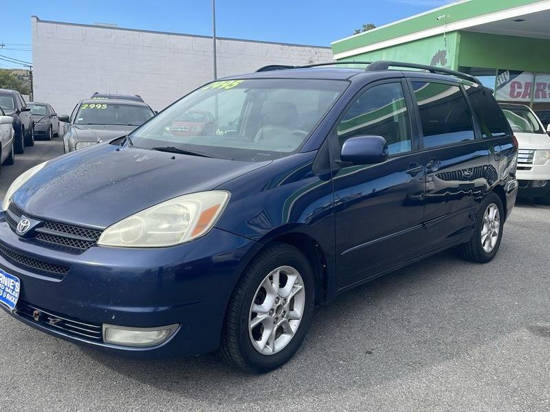 Toyota Sienna XLE 2005