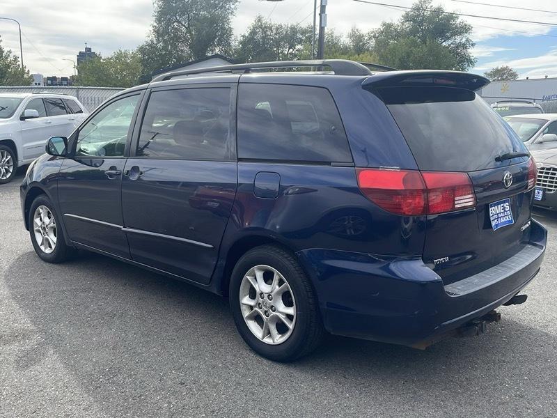 Toyota Sienna XLE 2005
