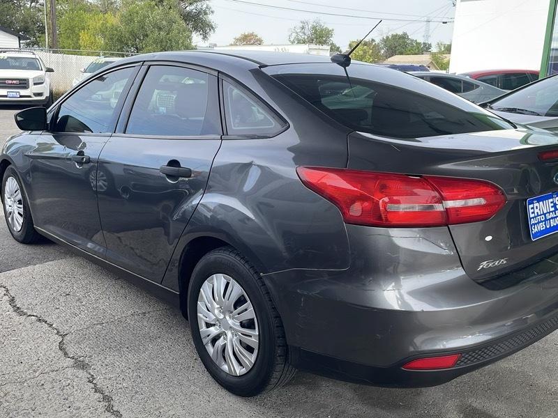 Ford Focus S Sedan 2018