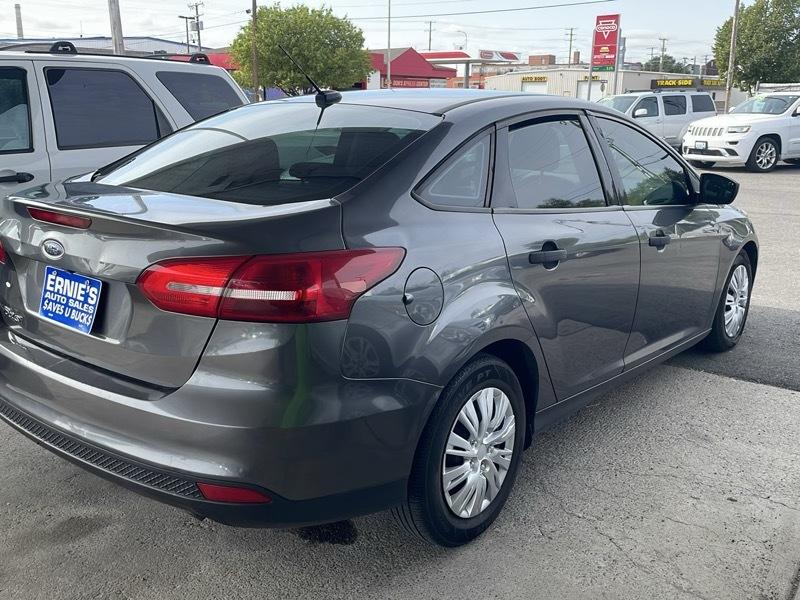 Ford Focus S Sedan 2018