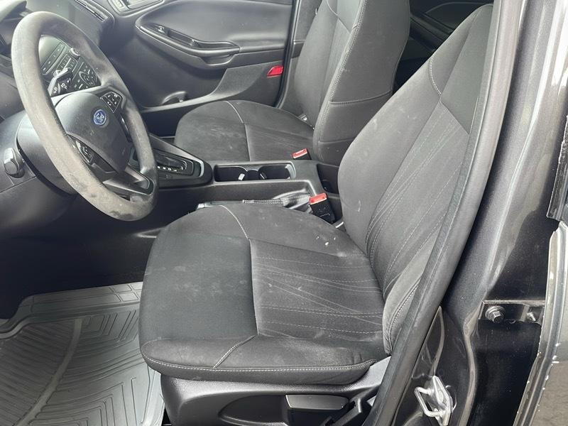 Ford Focus S Sedan 2018