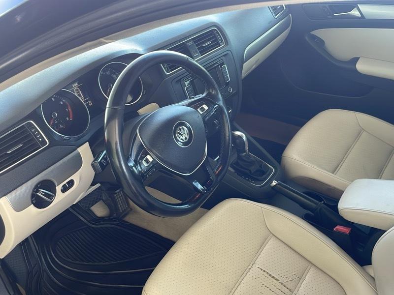 Volkswagen Jetta SE 6A 2015