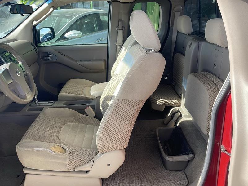 Nissan Frontier SV V6 King Cab 4WD 2011