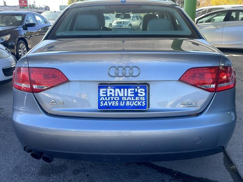 Audi A4 2.0T Sedan quattro Tiptronic 2011