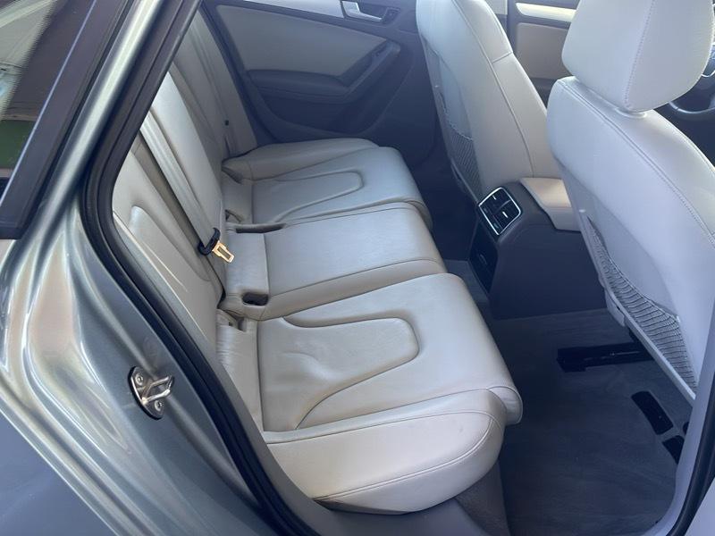 Audi A4 2.0T Sedan quattro Tiptronic 2011