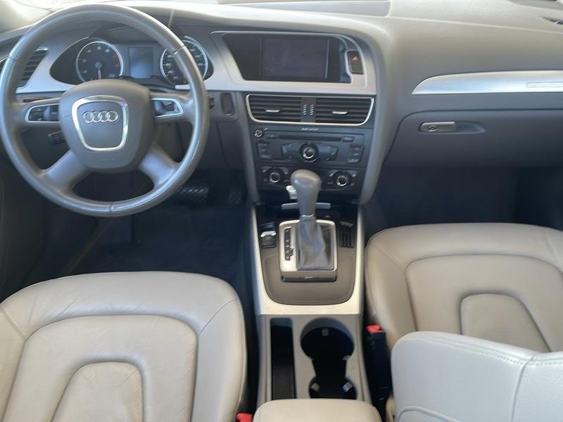 Audi A4 2.0T Sedan quattro Tiptronic 2011