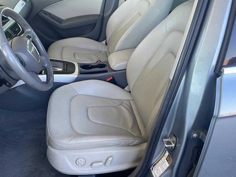 Audi A4 2.0T Sedan quattro Tiptronic 2011