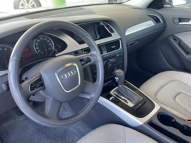 Audi A4 2.0T Sedan quattro Tiptronic 2011