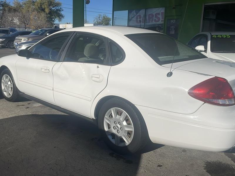Ford Taurus SE 2006