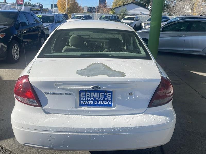 Ford Taurus SE 2006