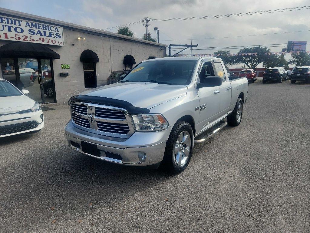 RAM 1500 SLT Quad Cab 2WD 2016