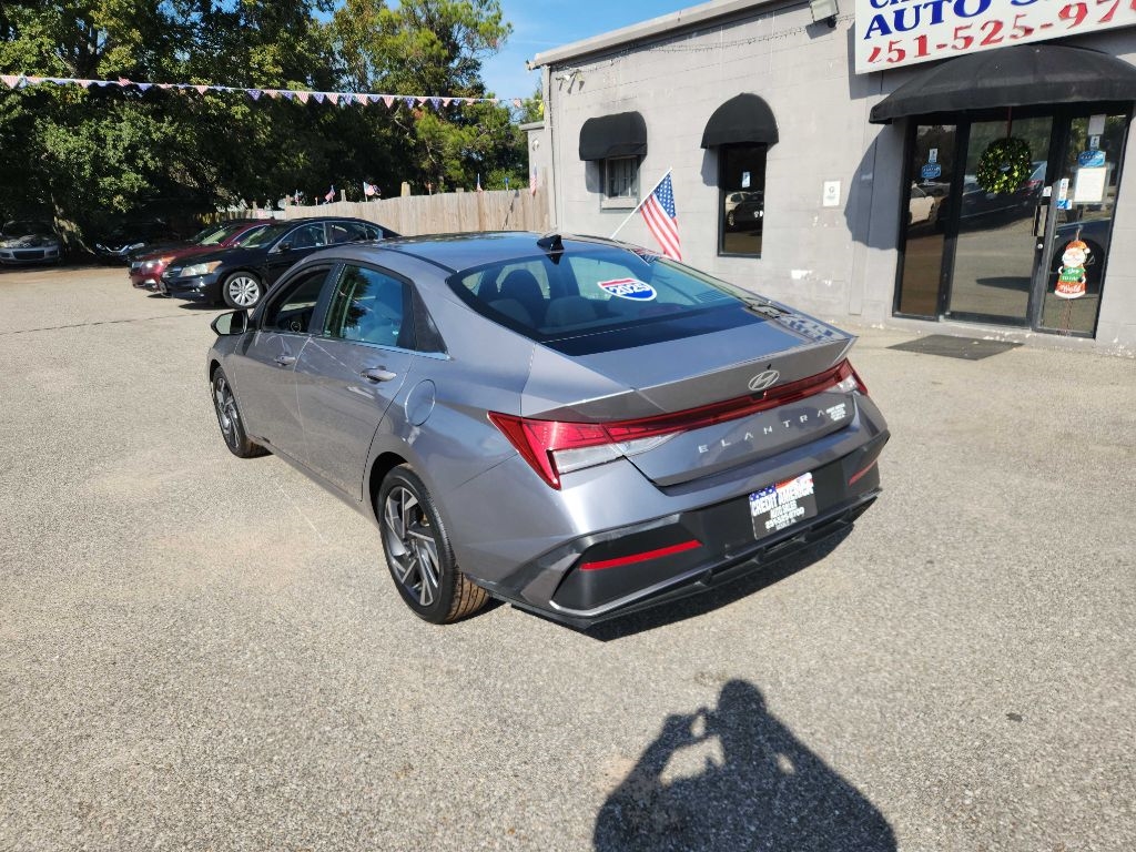 Hyundai Elantra SEL Convenience 2025