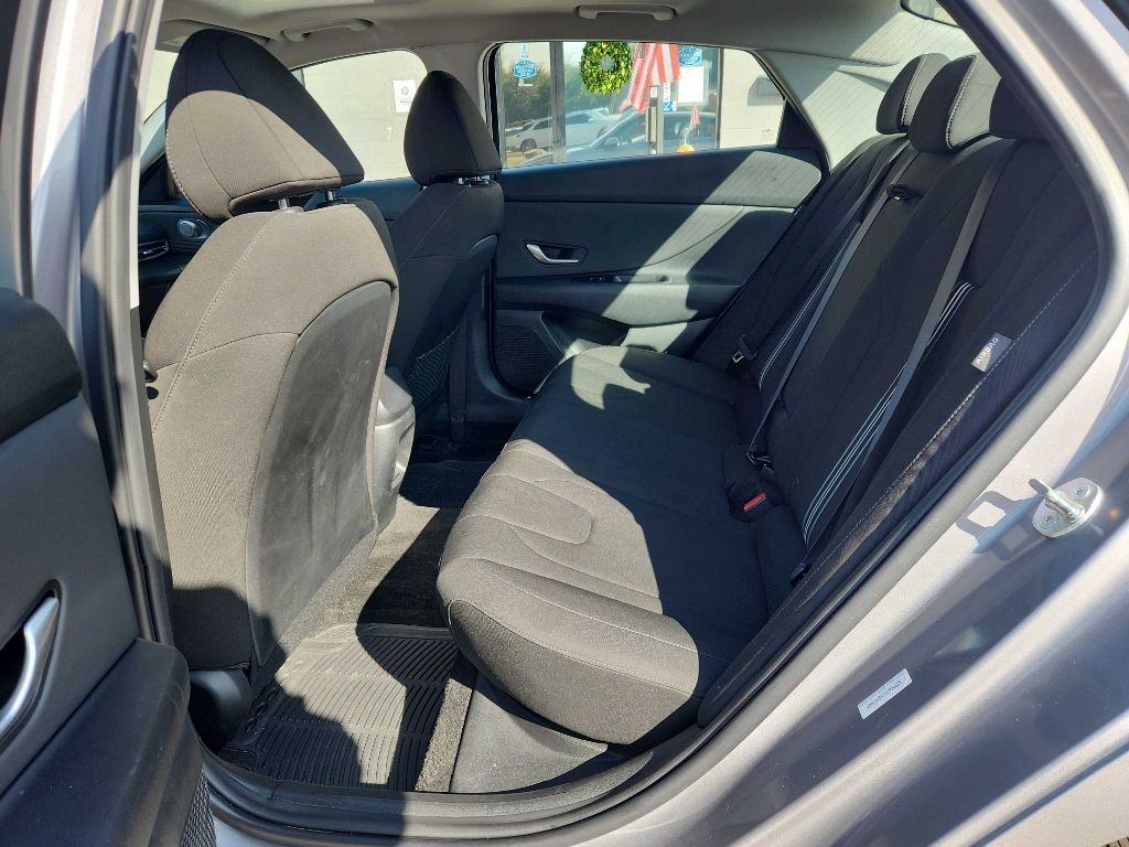 Hyundai Elantra SEL Convenience 2025