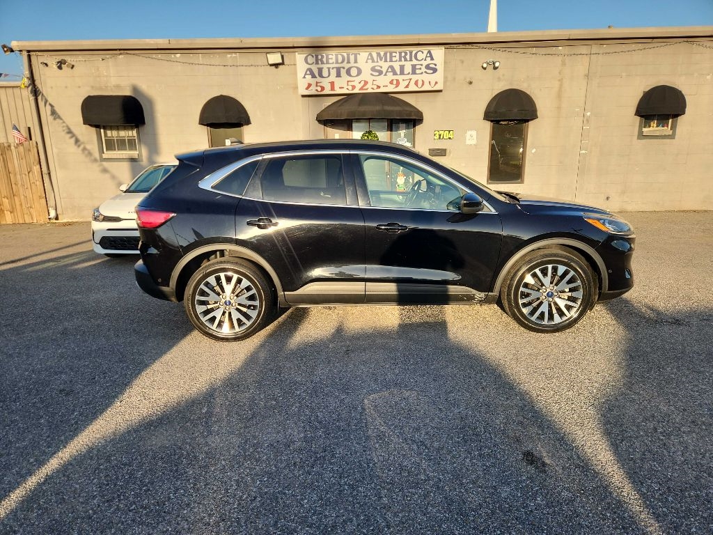 Ford Escape Titanium 4WD 2021