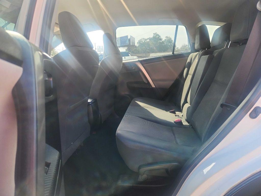 Toyota RAV4 LE FWD 2015