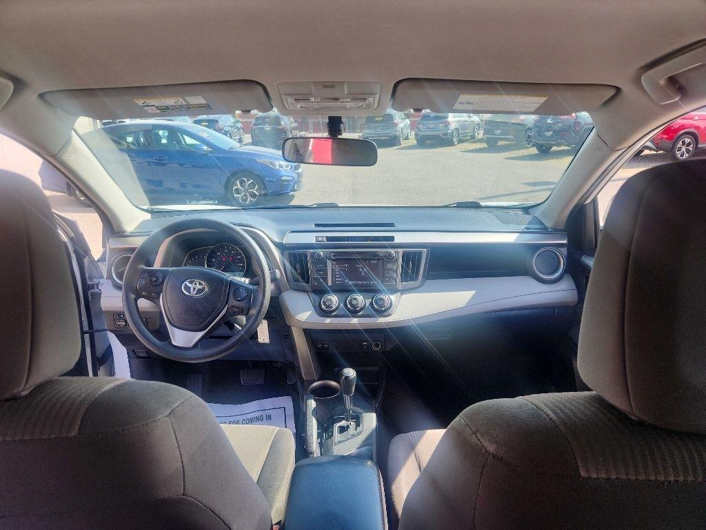 Toyota RAV4 LE FWD 2015