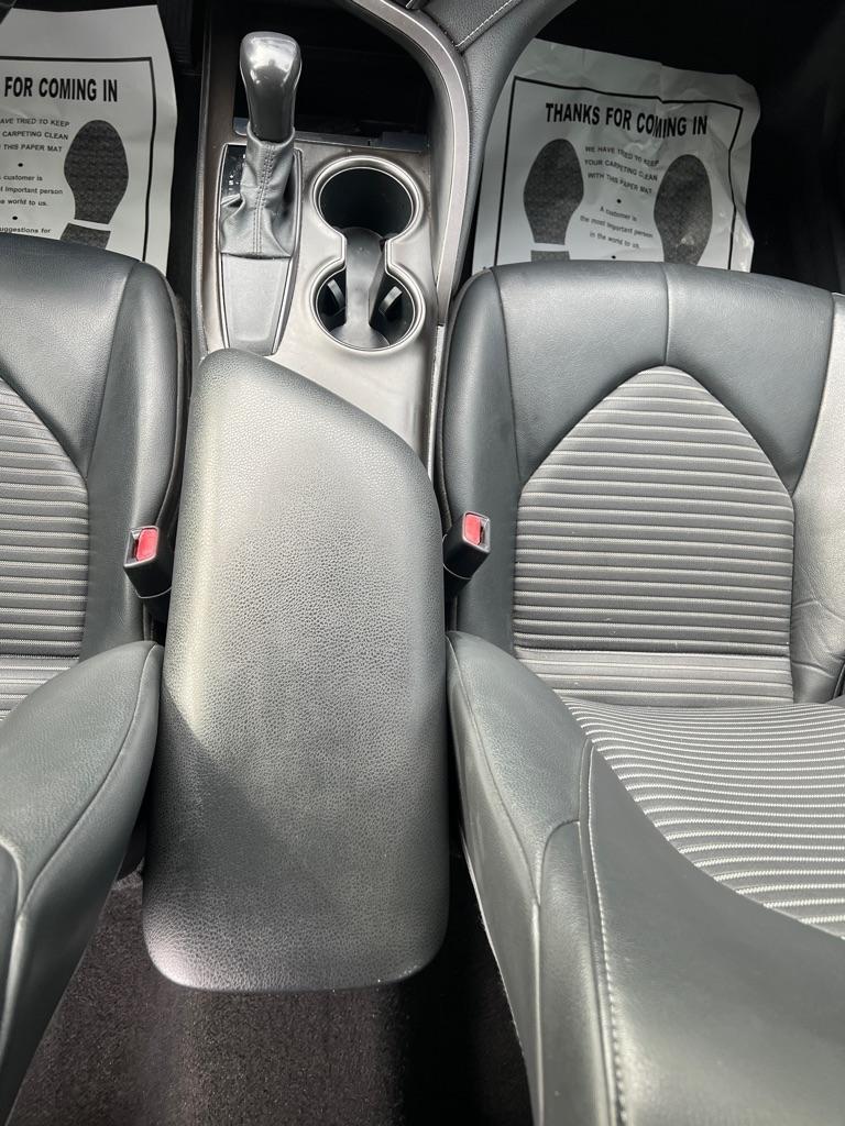 Toyota Camry SE 2021