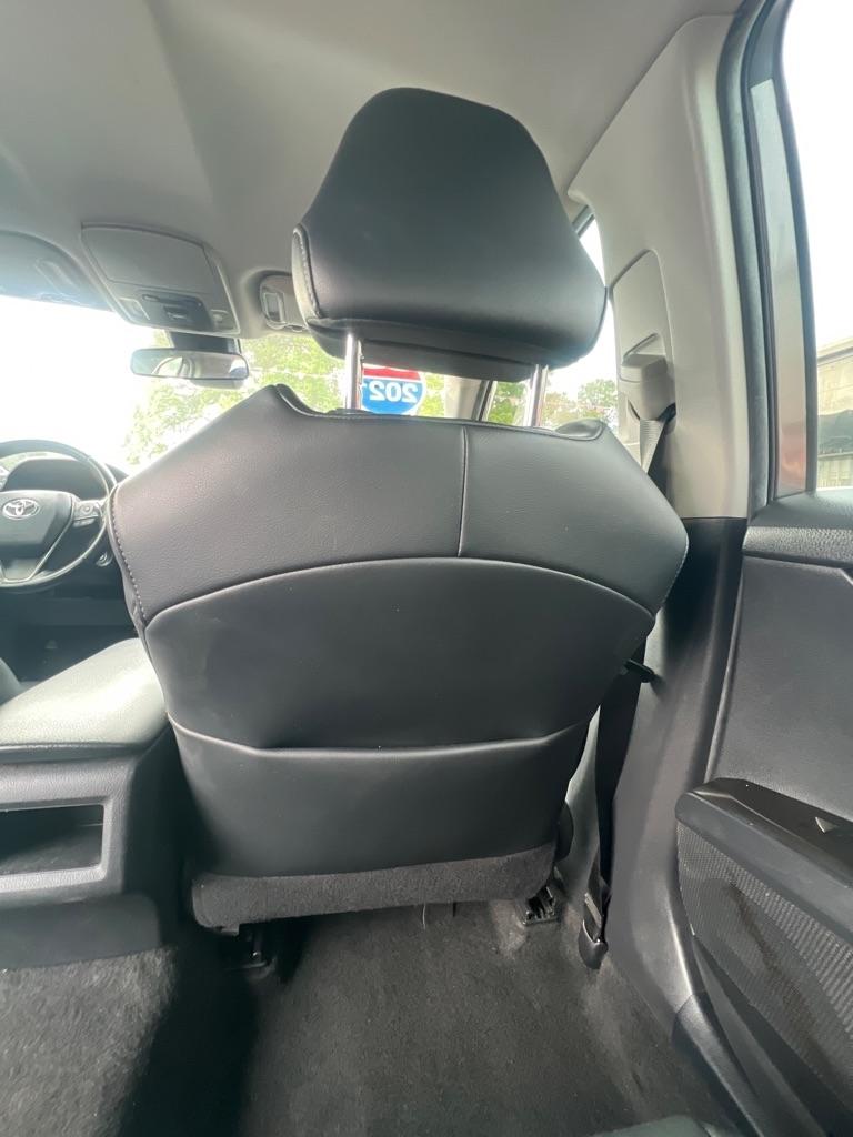 Toyota Camry SE 2021