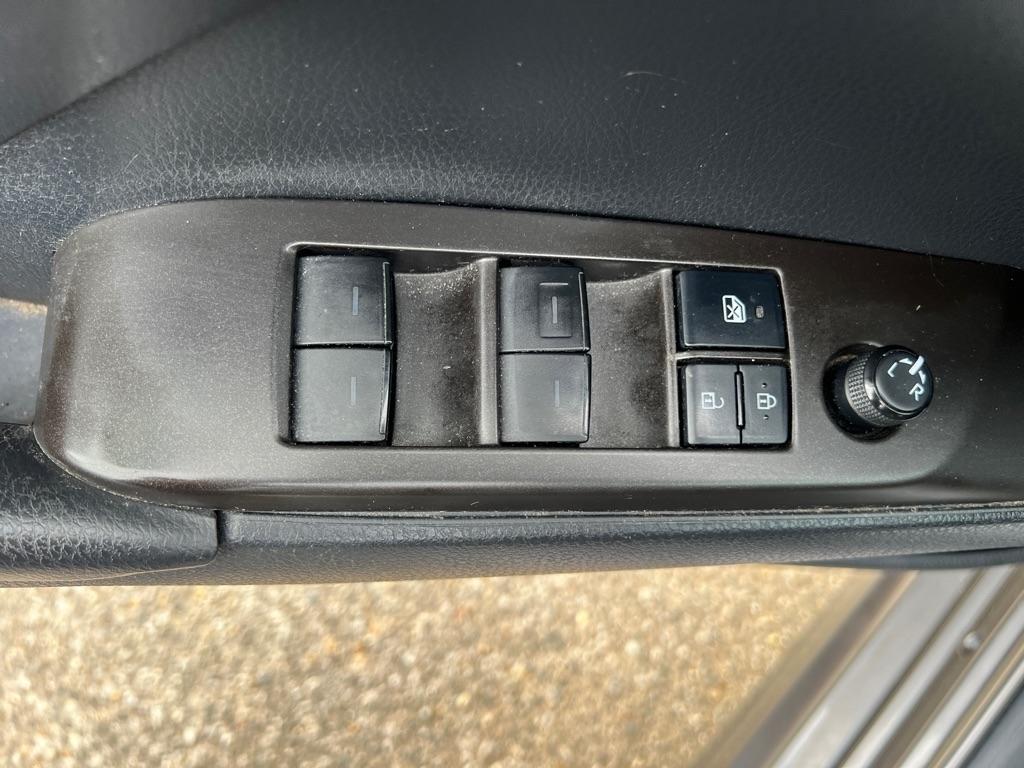 Toyota Camry SE 2021