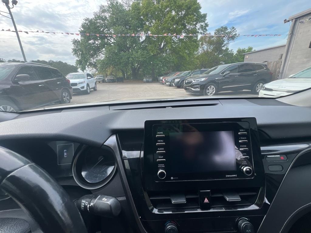 Toyota Camry SE 2021