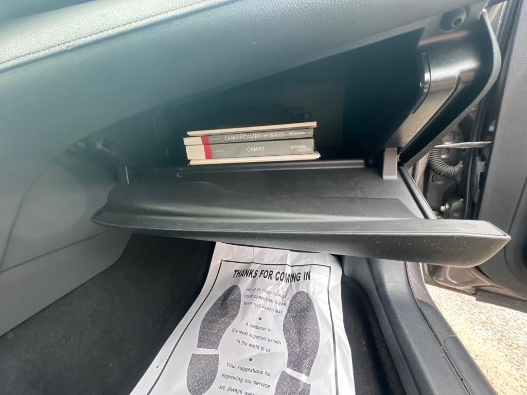 Toyota Camry SE 2021