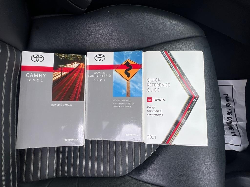 Toyota Camry SE 2021