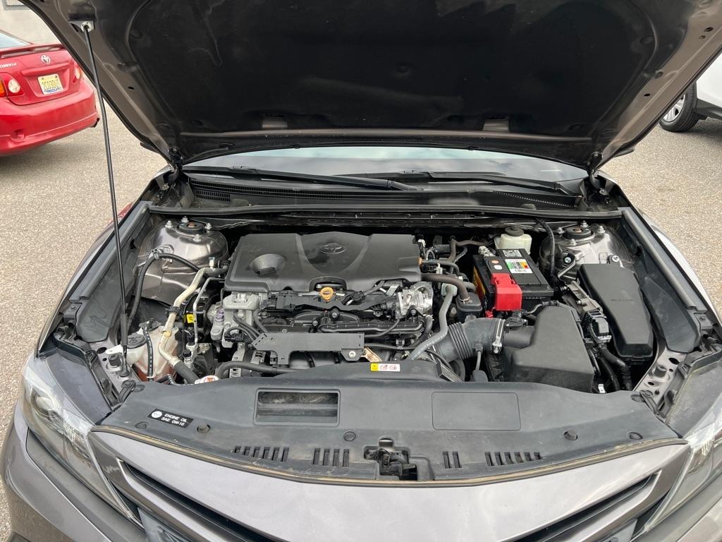 Toyota Camry SE 2021