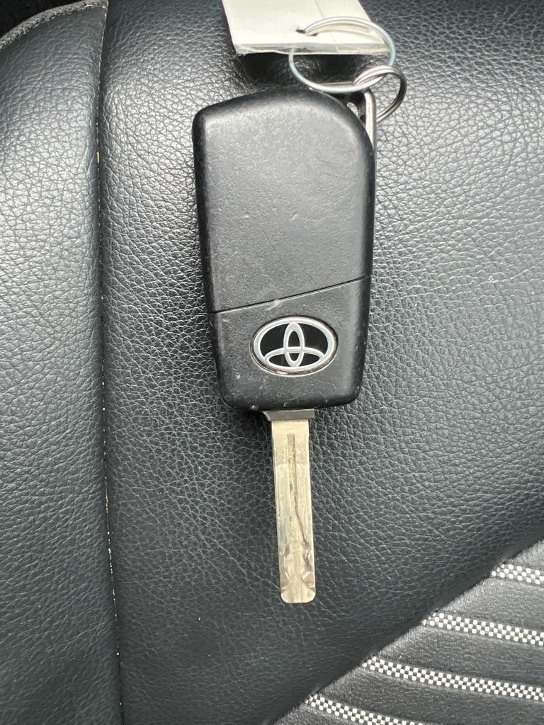 Toyota Camry SE 2021