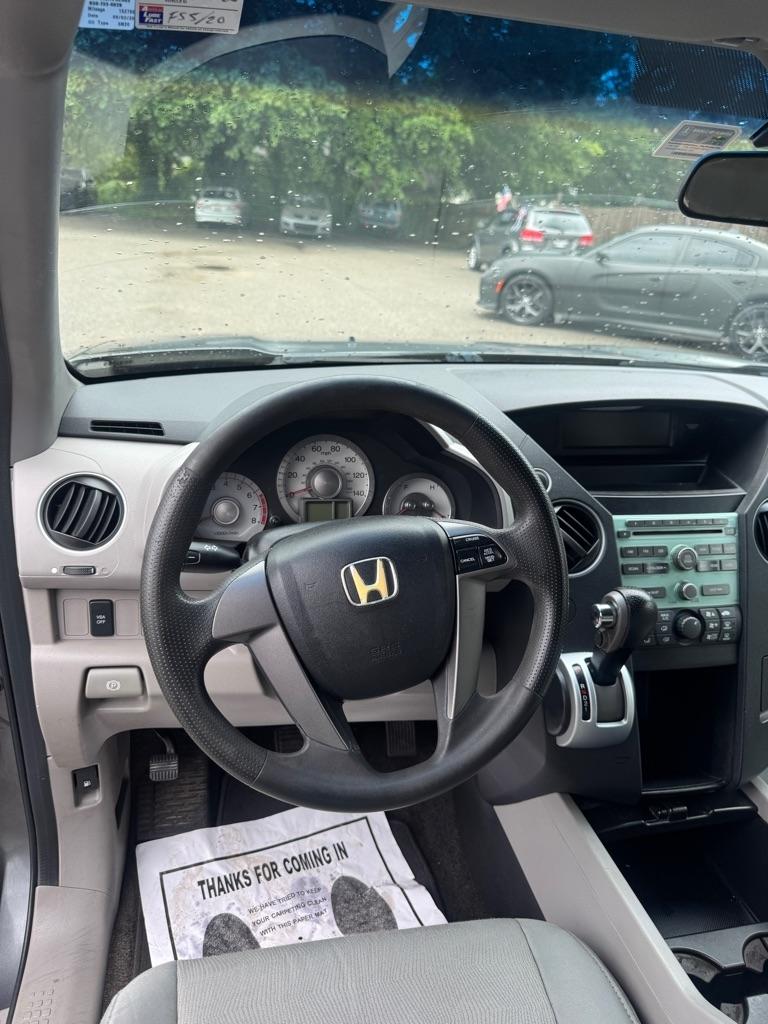 Honda Pilot LX 2WD 5-Spd AT 2011
