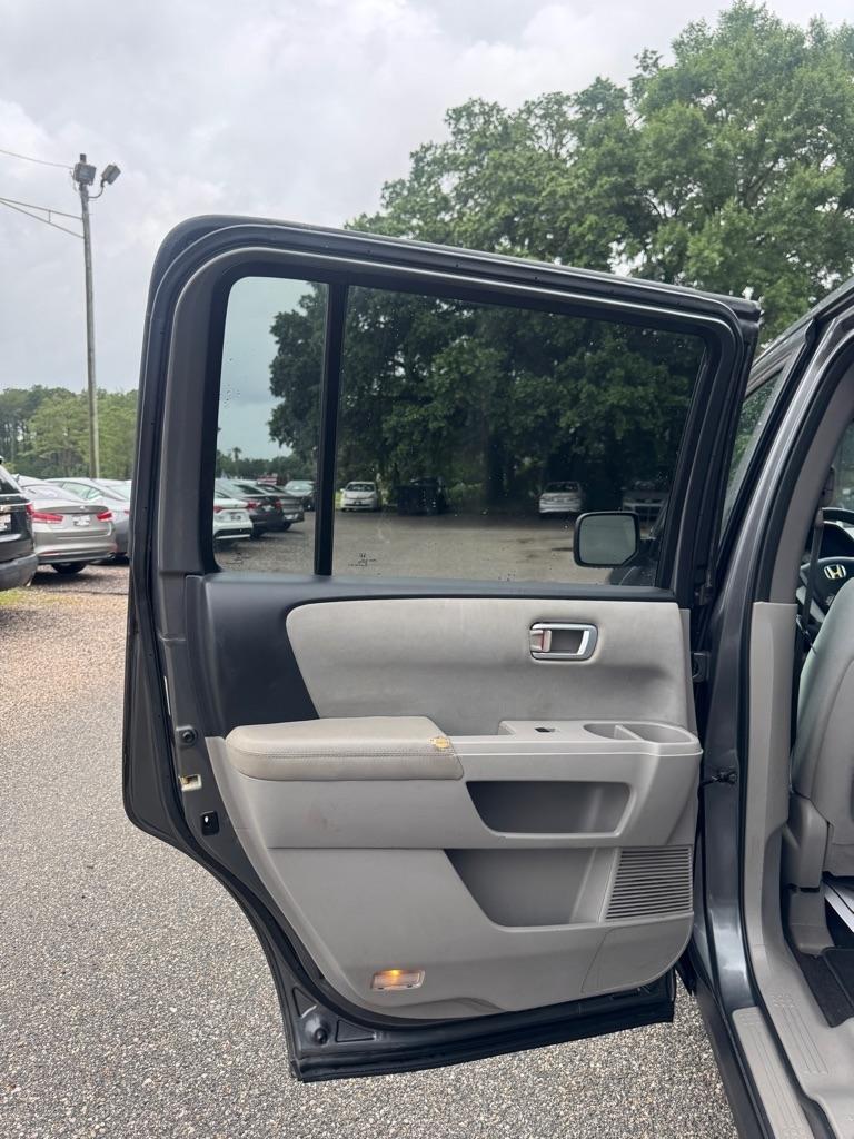 Honda Pilot LX 2WD 5-Spd AT 2011