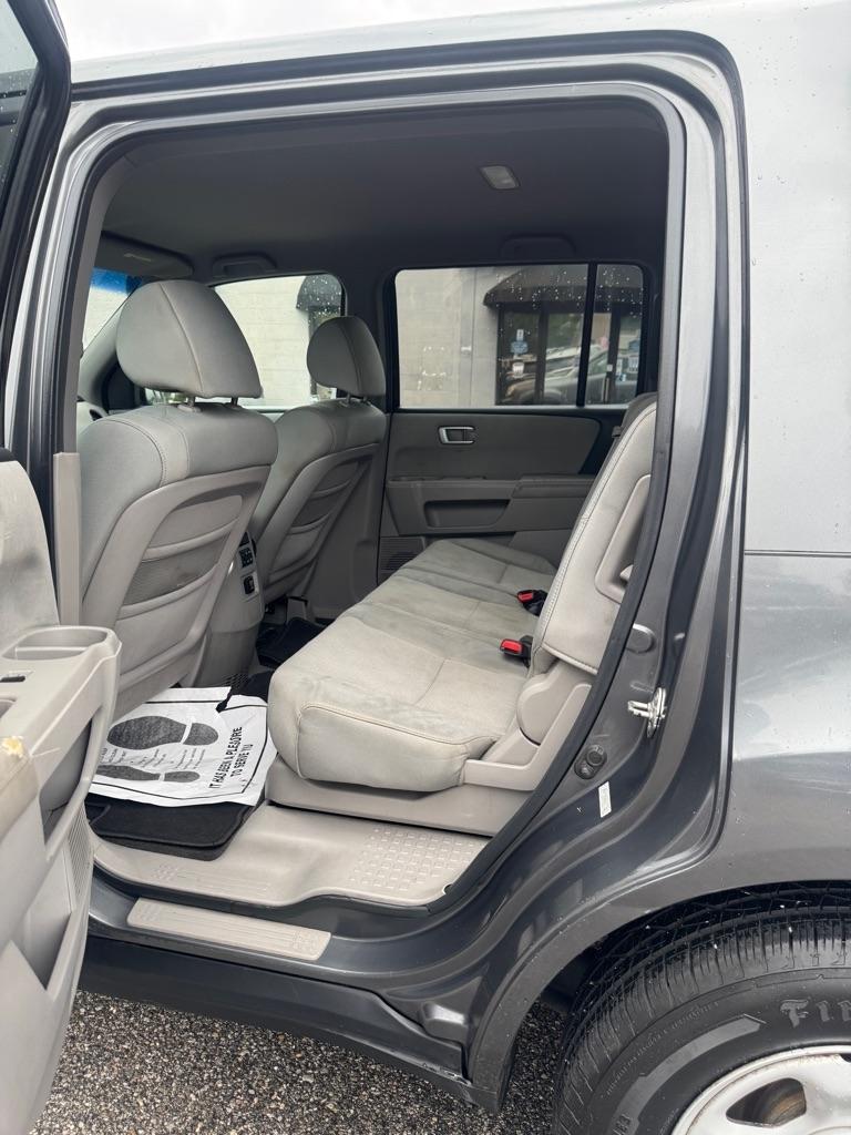 Honda Pilot LX 2WD 5-Spd AT 2011